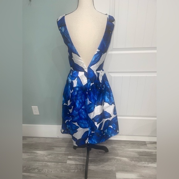 Chi Chi London Essie High Low blue leaf print dress size 4 - Picture 6 of 12